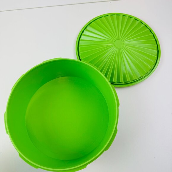 VTG Tupperware 2 piece round storage set apple green canisters - Picture 5 of 7